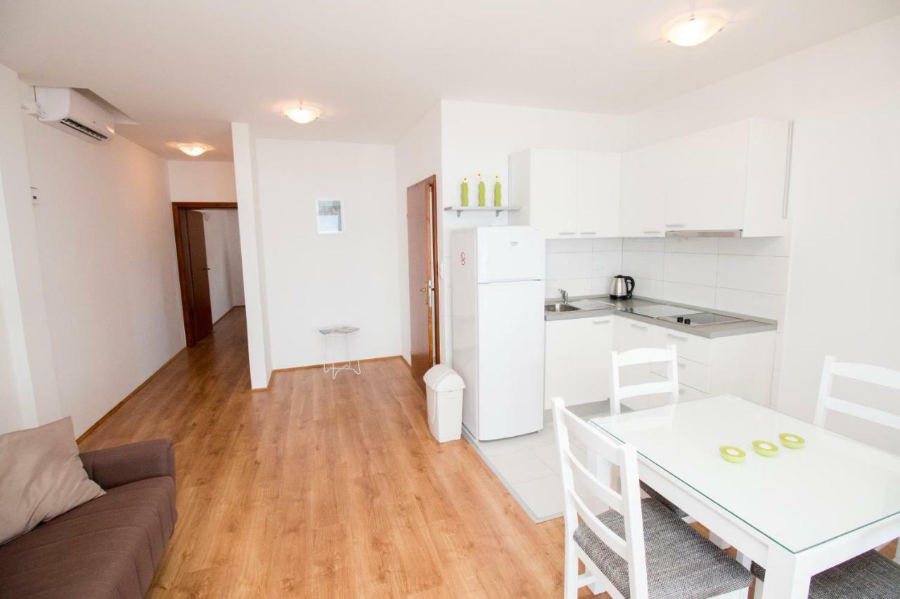 Apartments Liber Lokva Rogoznica Kültér fotó